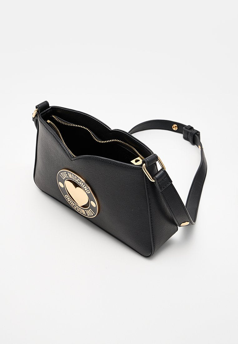 Love Moschino