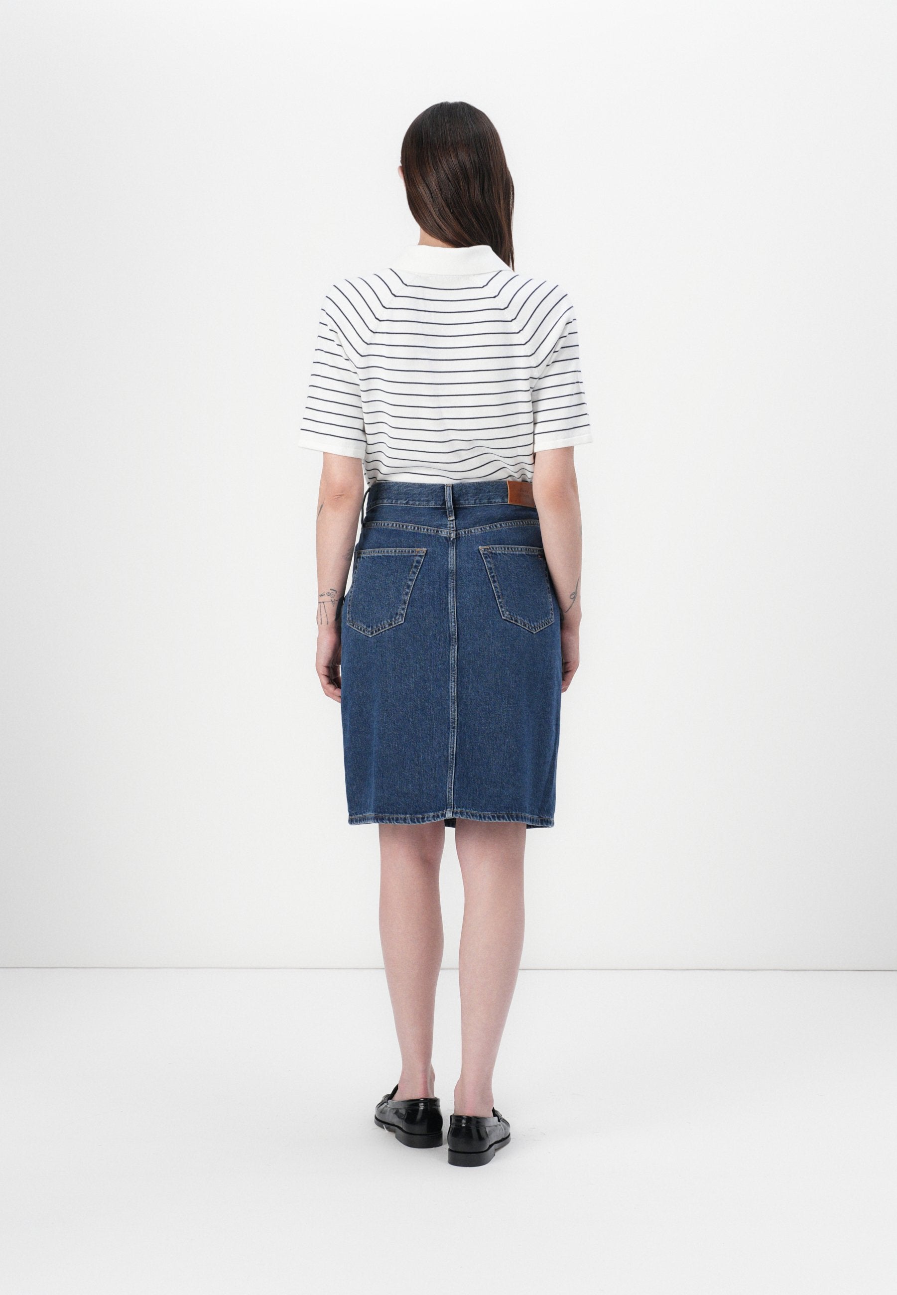 STRAIGHT KNEE SKIRT Media 4