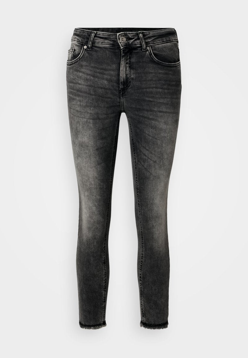 Slim-Fit-Jeans in einem ausgebleichten Schwarz, mit fünf Taschen, einem Reißverschluss und einem rohen Saum. Aus Denim mit glatter Textur gefertigt.