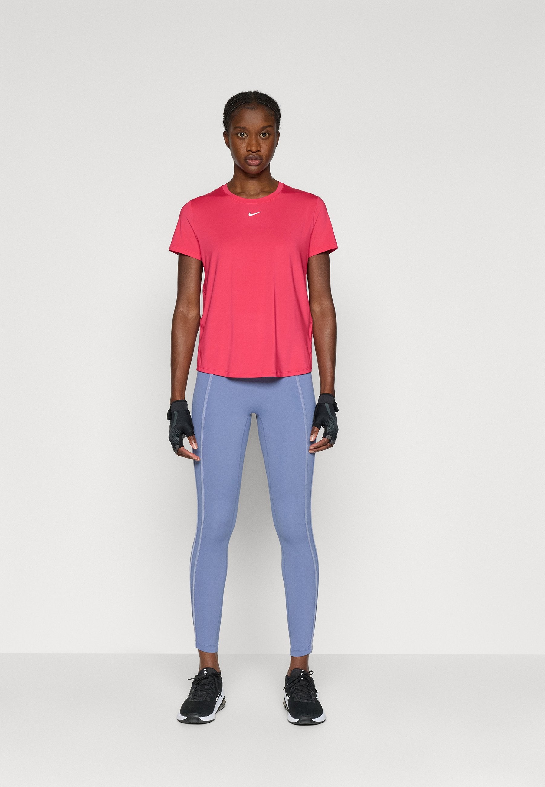 Nike Performance ONE
