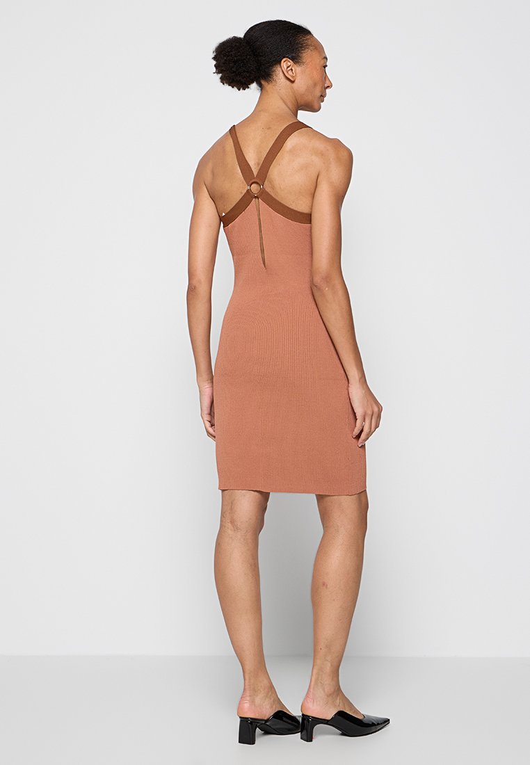 REMAIN RACERBACK