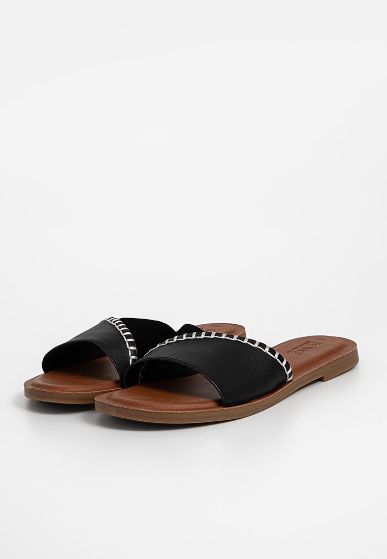 TOMS SHEA