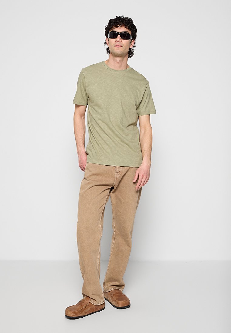 Hackett London