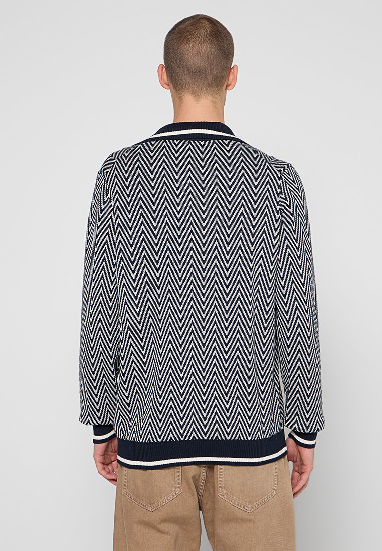 RELAXED FIT Media 2