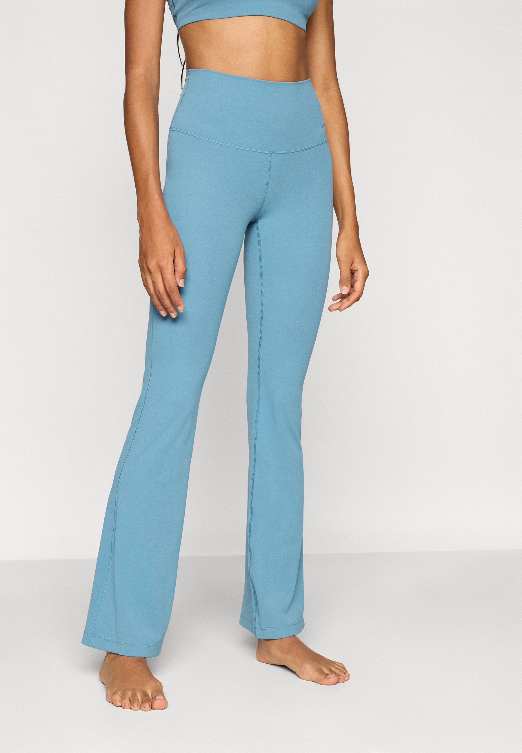 Nike Performance ZENVY FLARE