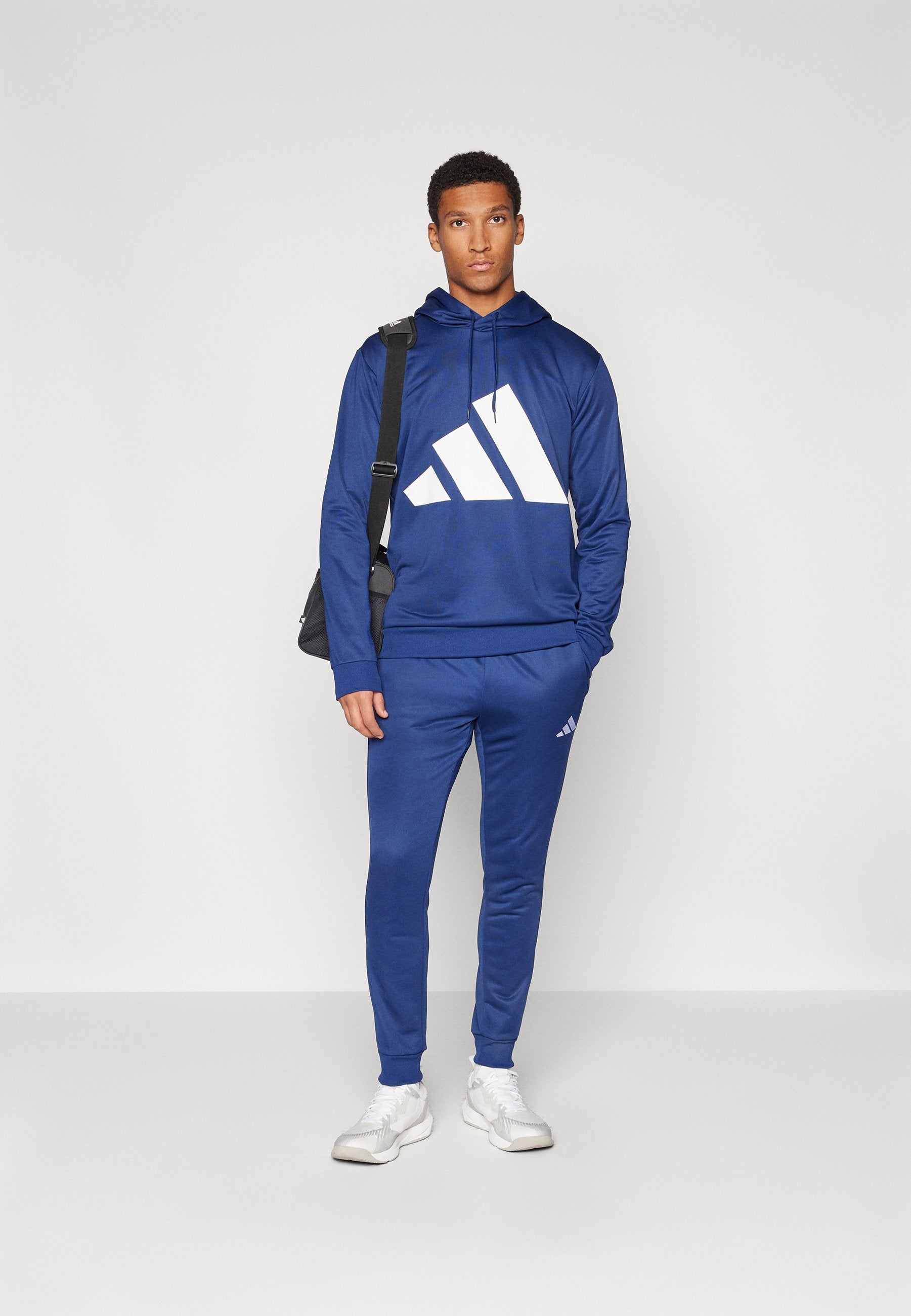 adidas Sportswear BIG LOGO