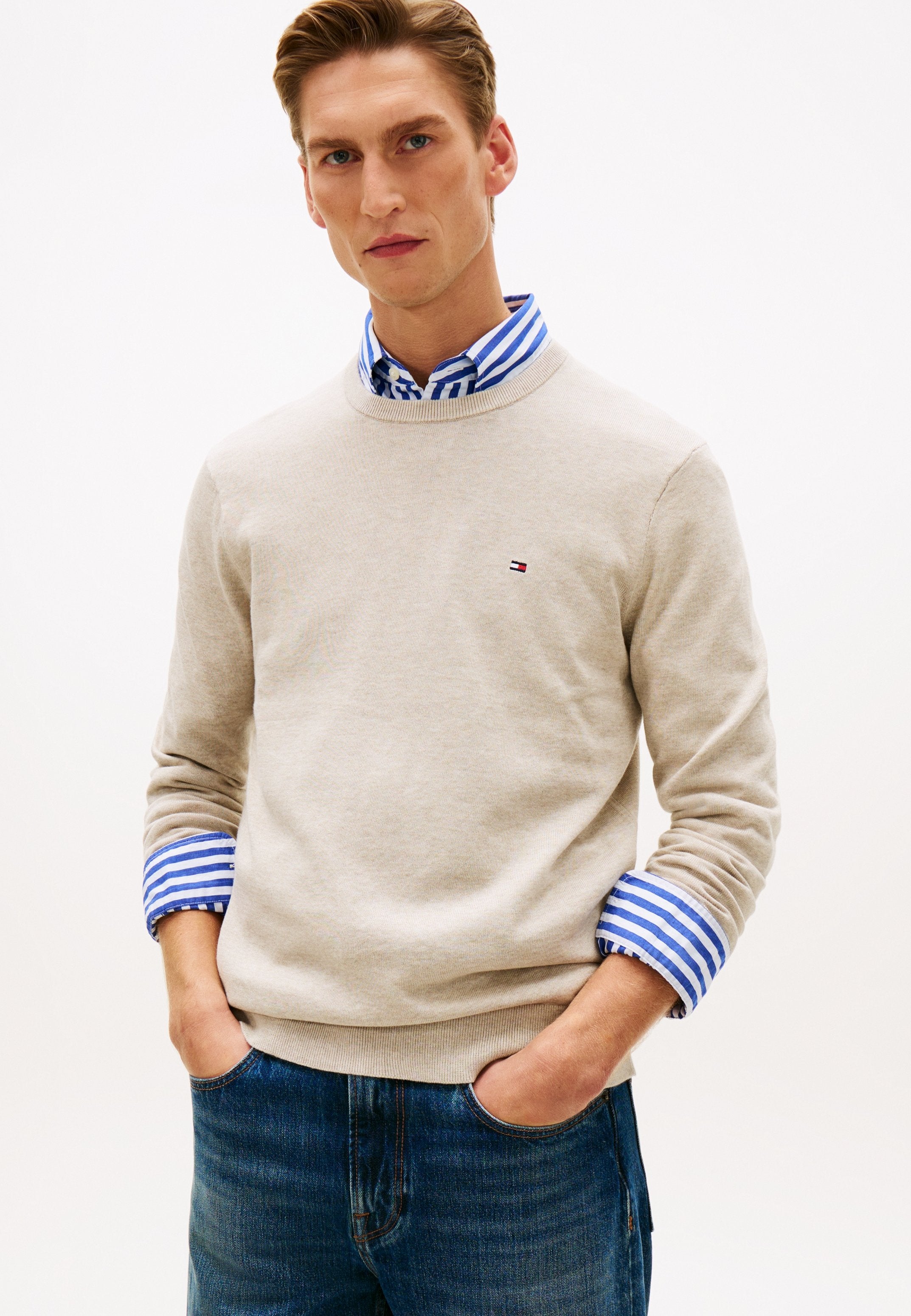 CREW NECK  Media 3