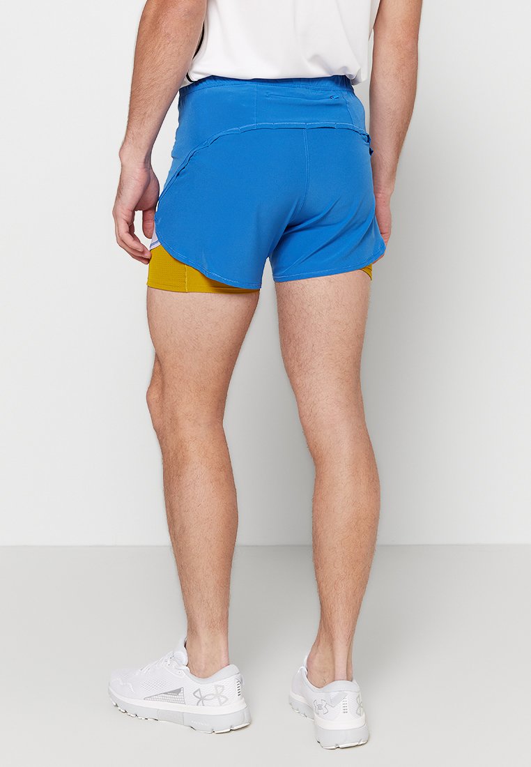 Brooks Kurze Sporthose Media 3