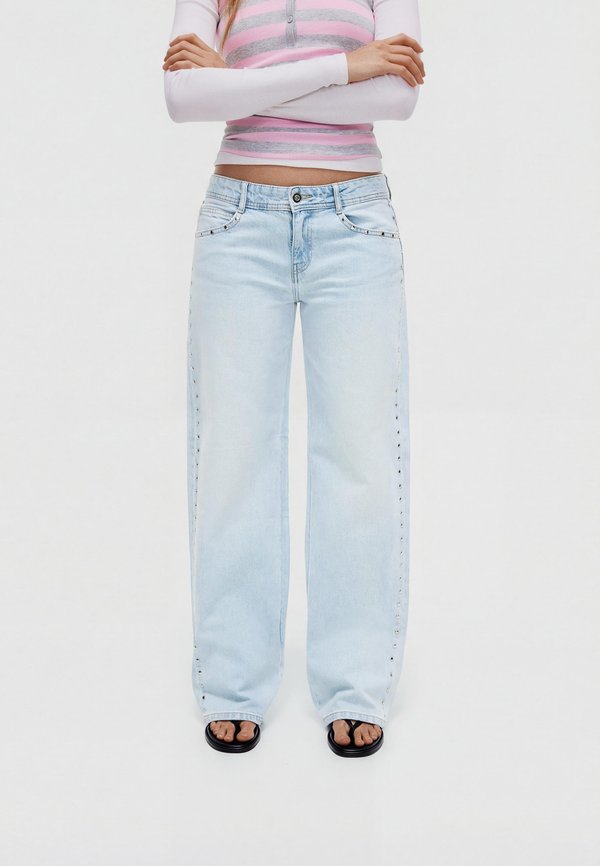 Bershka LOW WAIST  - Baggy Jeans - light blue