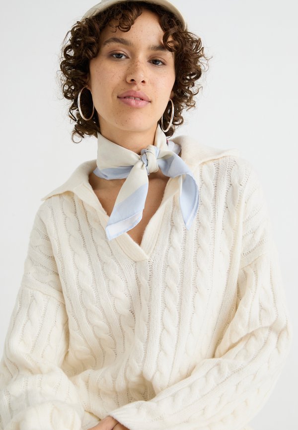 Abercrombie & Fitch NOTCH NECK MINI