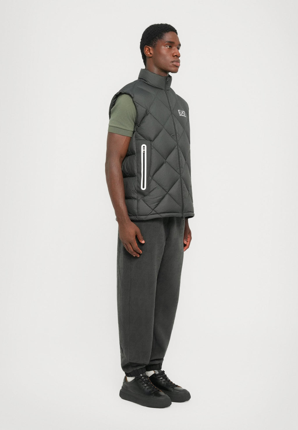 MOUNTAIN QUILTED VEST Media 5