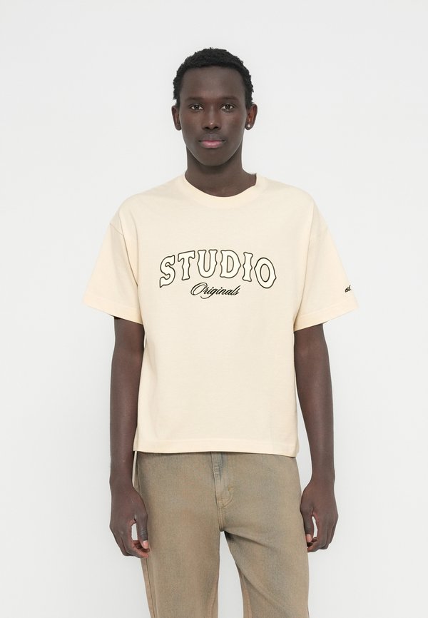 Jack & Jones JORUPSTATE TYPO FRONT TEE  - Print T-shirt - antique white