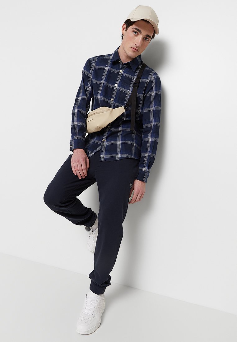 Barbour