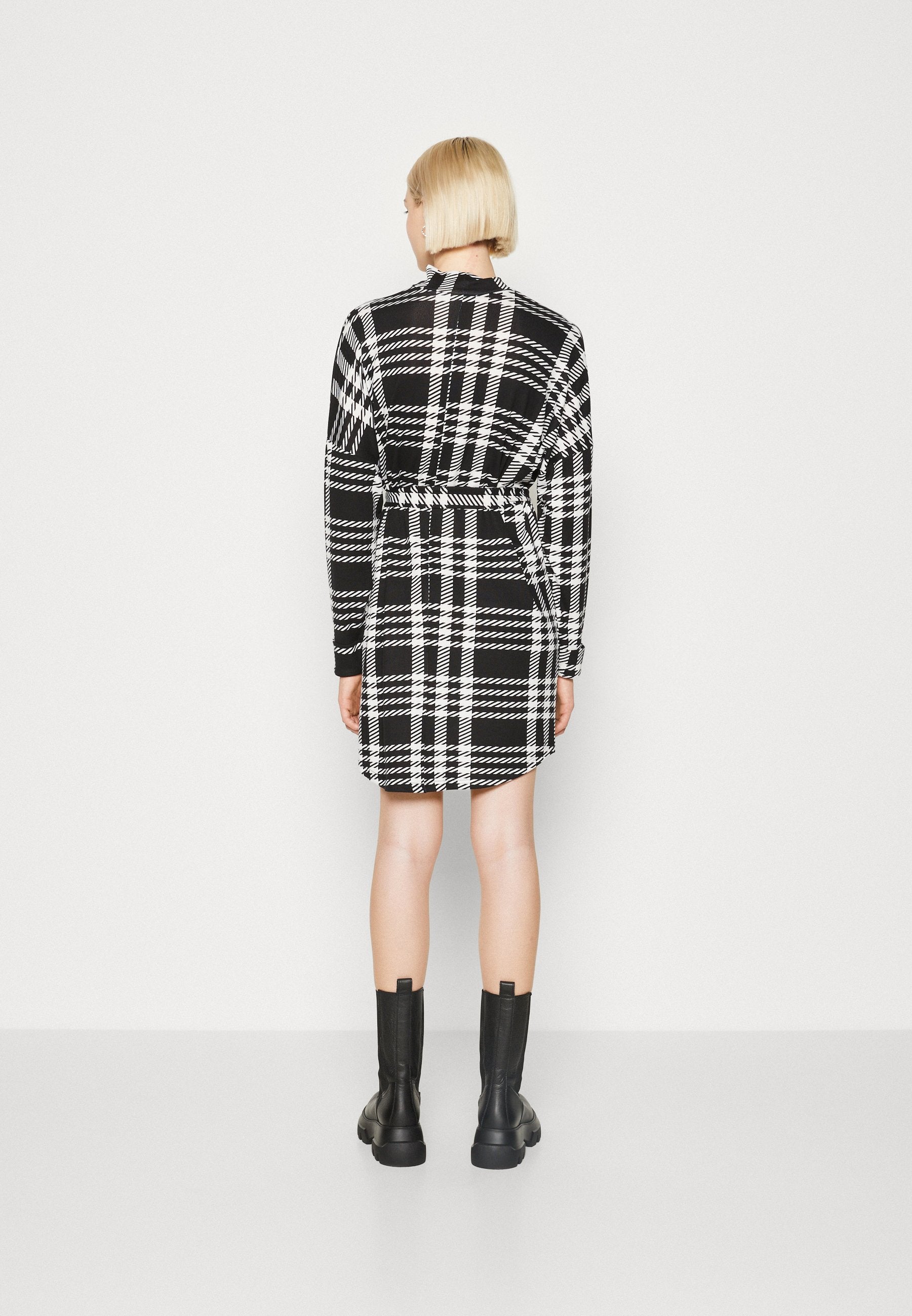 Noisy May NMCITY AVA SHORT DRESS