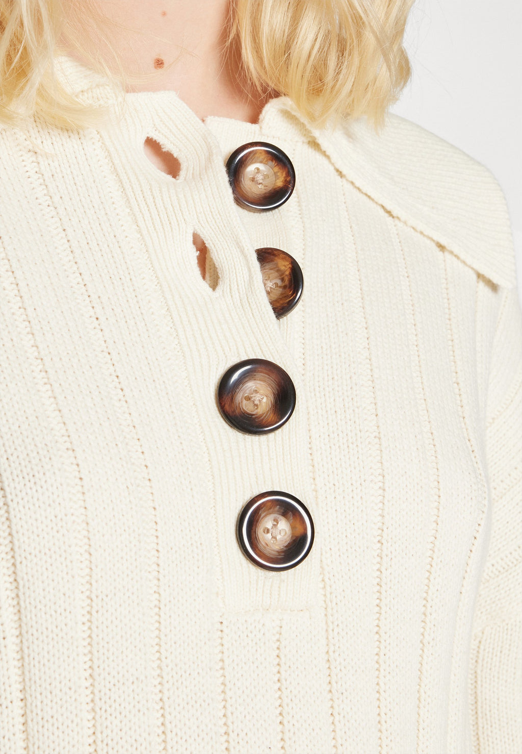NA-KD OVERSIZED BUTTON DETAIL