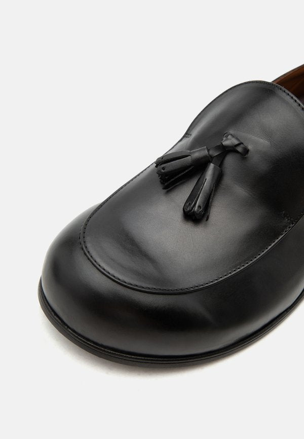 The Antipode LOAFER