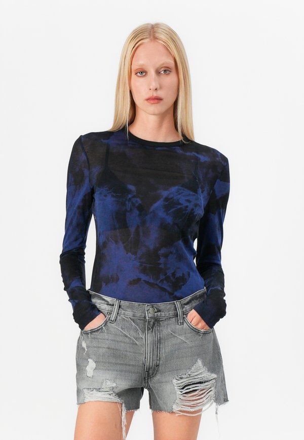 Weekday DUCHESS LOW RISE DISTRESSED MINI