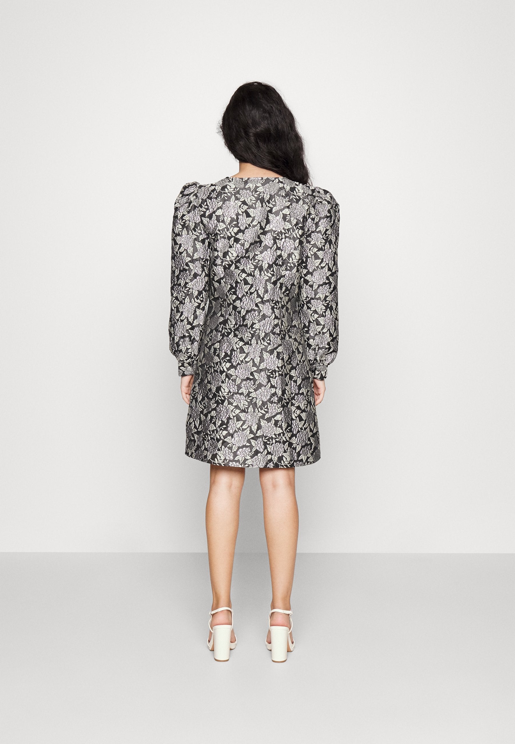 Pieces Petite PCMERCY V NECK DRESS
