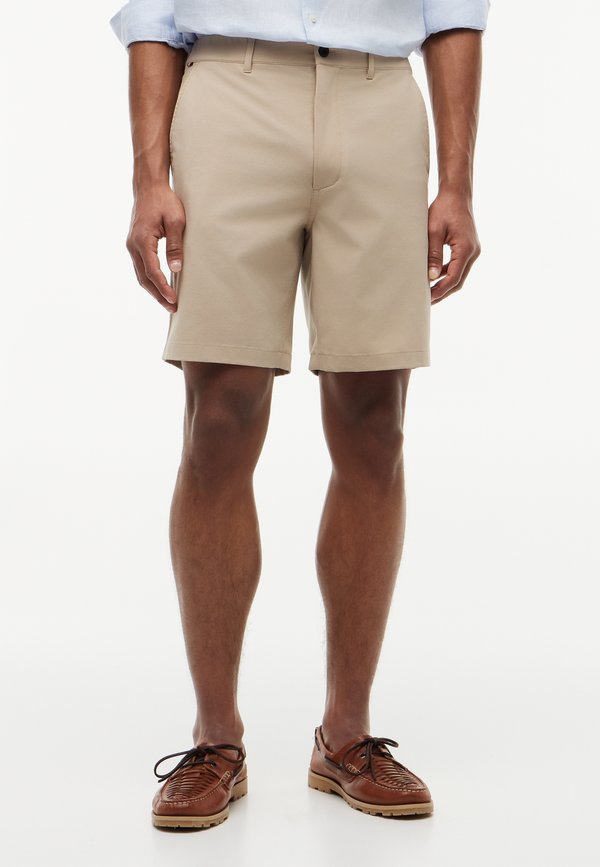 Tommy Hilfiger DOVER 8" ALL DAY SHORT - CORE ESSENTIALS - Shorts - batique khaki