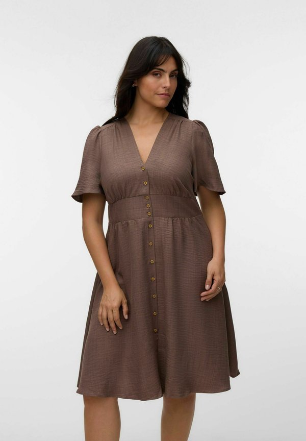 Vero Moda Curve VMCMELANEY Short - Shirt dress - deep taupe