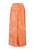 Weite Hosen aus leichtem orangefarbenem Stoff mit einem strukturierten Blumenmuster in dunklerem Orange. Elastischer Bund für Komfort und Bequemlichkeit.