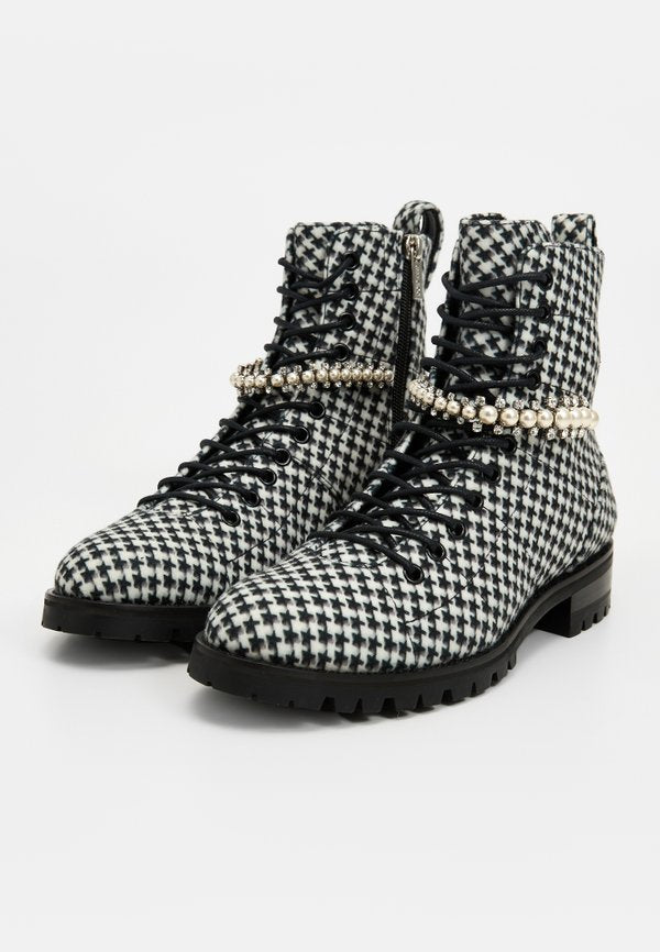 Jimmy Choo CRUZ