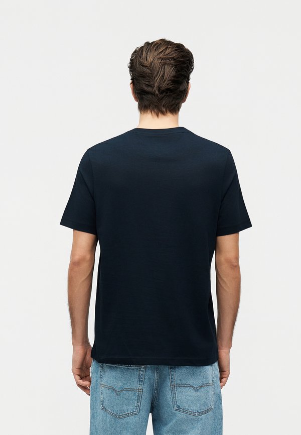 Tommy Hilfiger BRAND LOVE LEFT CHEST TEE
