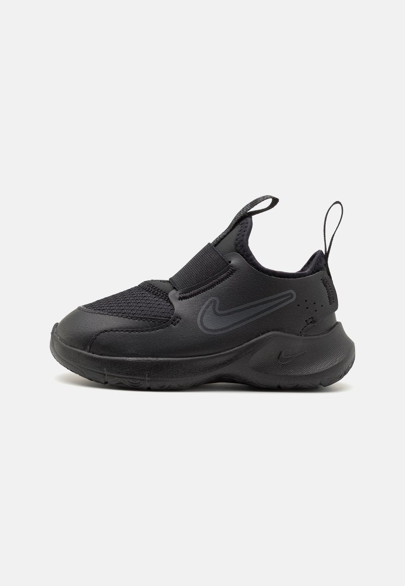 Schwarzer Sportschuh mit Mesh-Obermaterial und Gummisohle. Verfügt über ein Slip-On-Design, eine Zuglasche und dezente Logodetails an der Seite.
