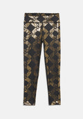 Schwarze Leggings mit durchgehendem metallisch-goldenem Schriftmuster und breitem elastischem Bund.
