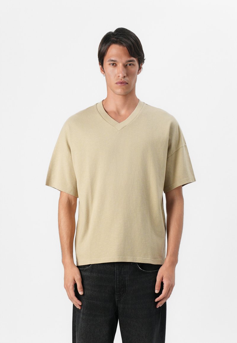 LOOSE FIT Media 1