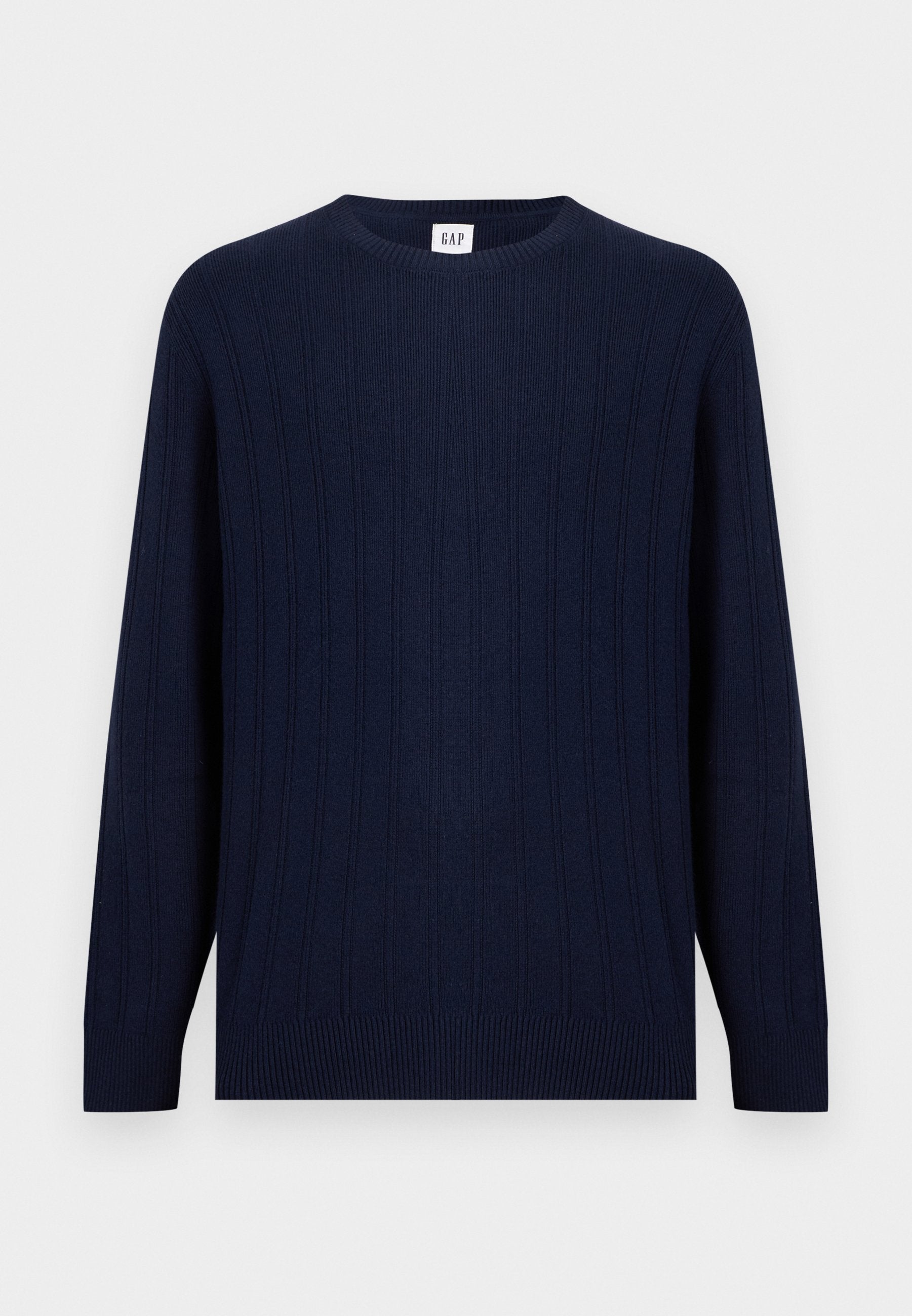 Marineblauer, gerippter Strickpullover mit Rundhalsausschnitt, versehen mit dezenten vertikalen Zopfmustern sowie gerippten Bündchen an Ärmeln und Saum.