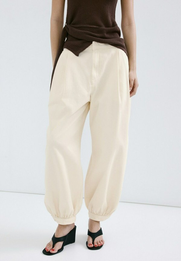 Mango ADULT - Relaxed fit jeans - beige
