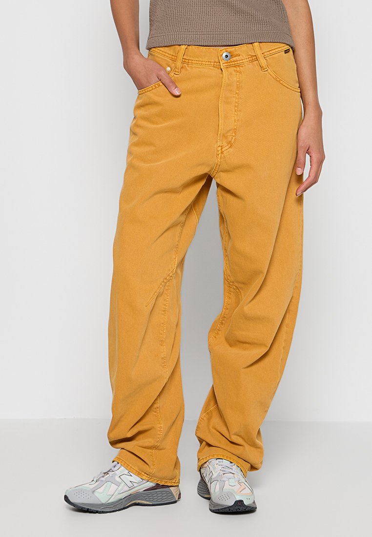 ARC LOOSE FIT Media 1