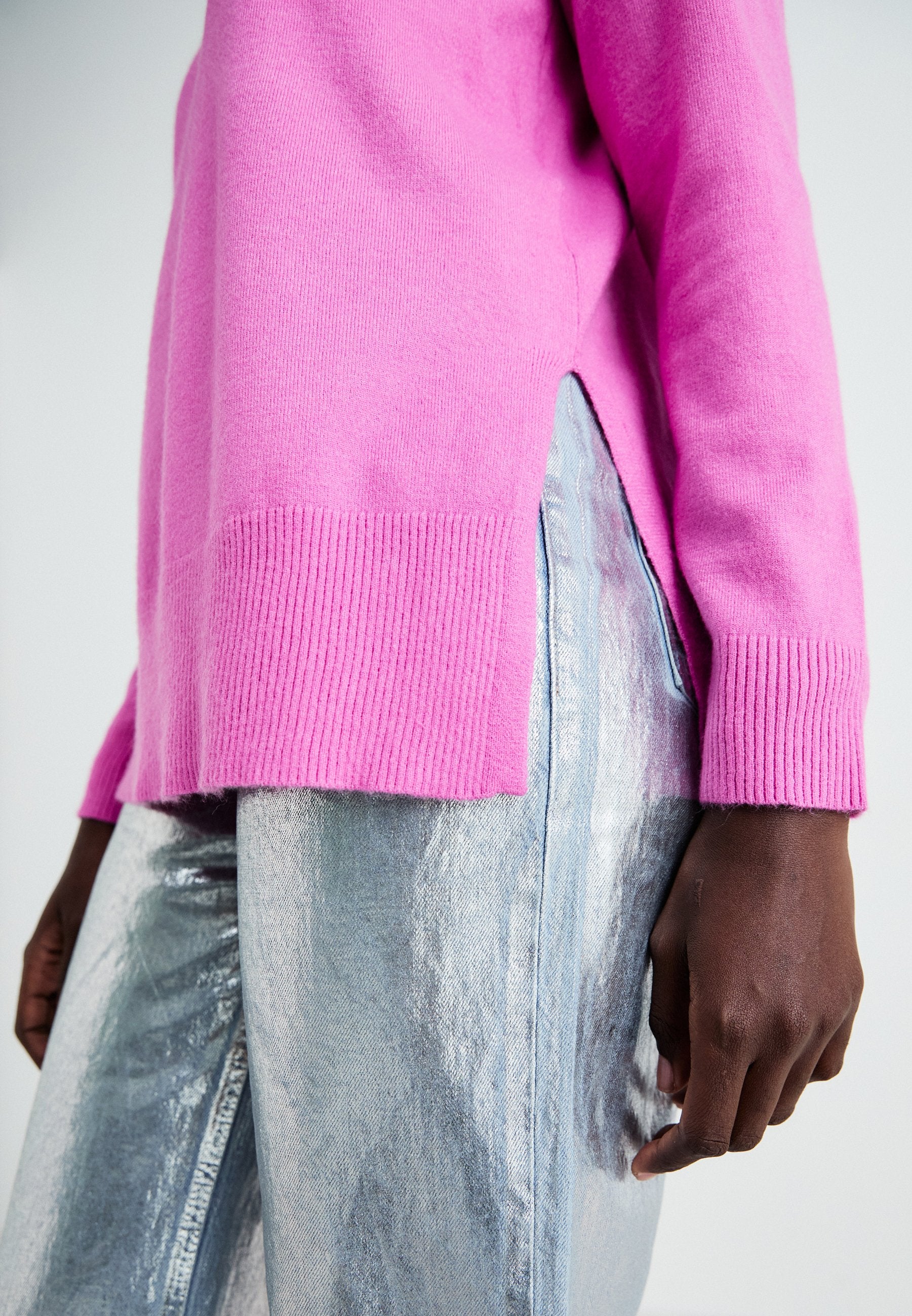 ONLY ONLIBI LONG SLIT ROLLNECK