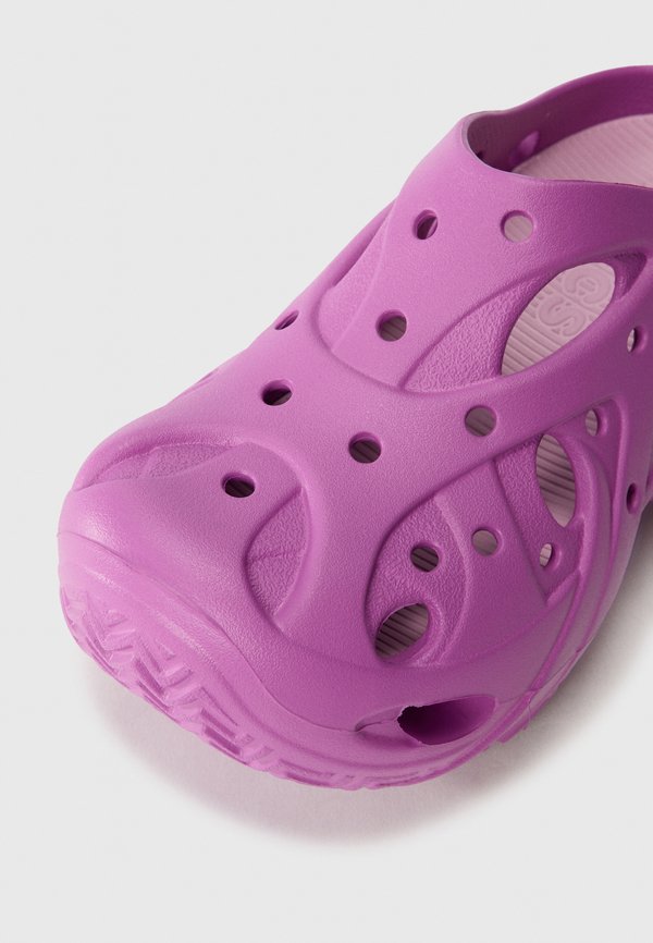 Crocs CAGED