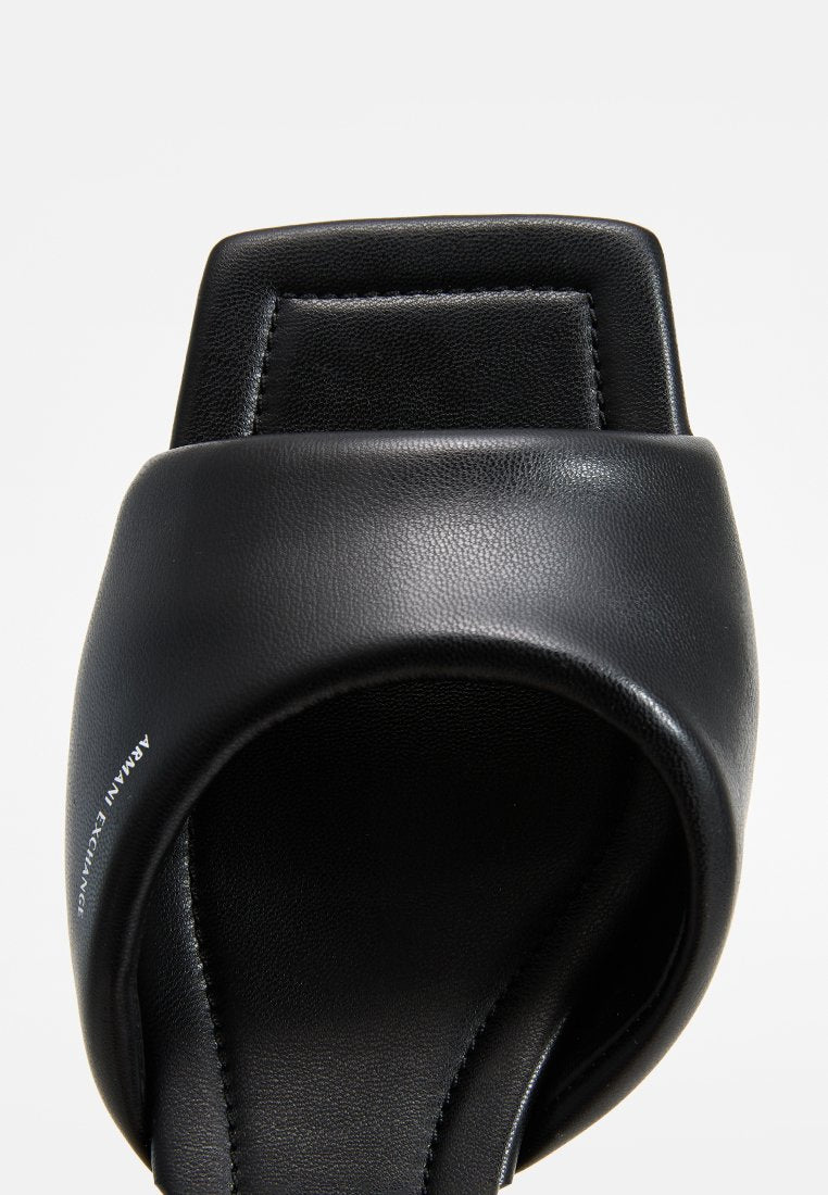 Armani Exchange Pantolette hoch Media 4