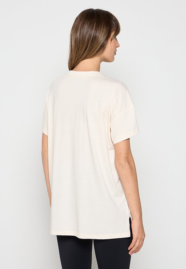 DKNY Sport