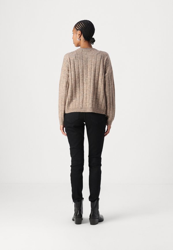 Vero Moda Maternity Knitted Regular Fit Round Neck