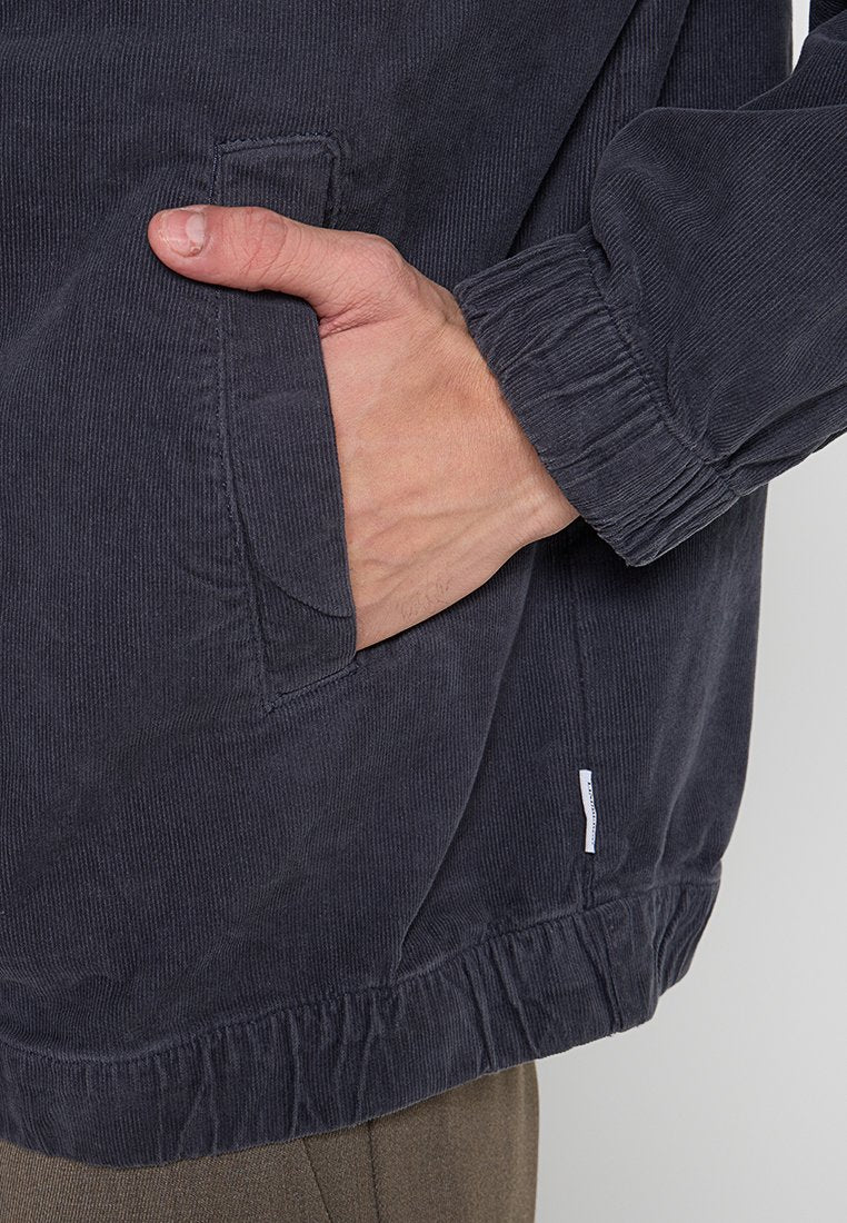 REGULAR FIT Media 4
