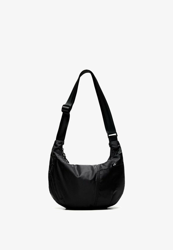 Bershka TECHNICAL MULTI-POCKET - BUCKET BAG - Cross body bag - black