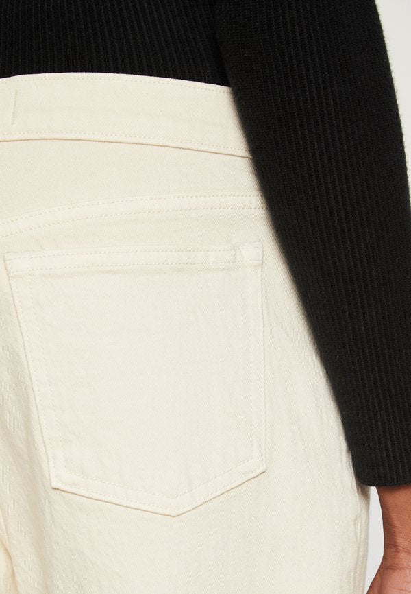 Abercrombie & Fitch  CURVY