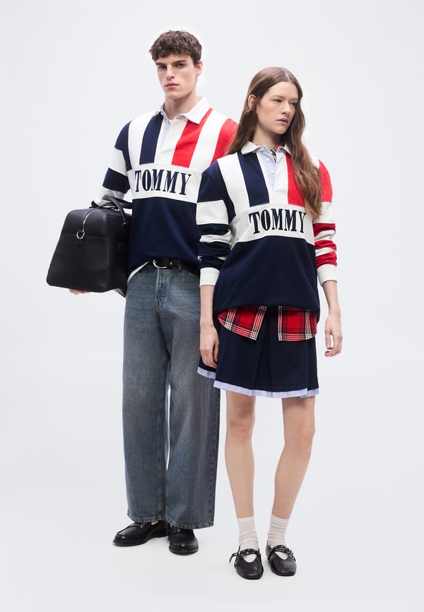 Tommy Jeans RELAXED FIT COLOUR-BLOCKED RUGBY SHIRT