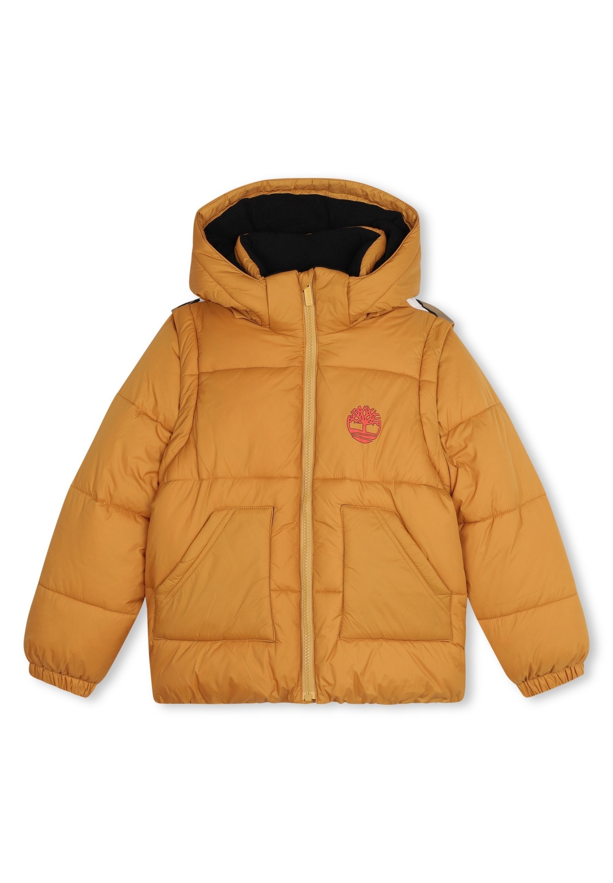 Honigfarbene Daunenjacke mit Kapuze, Frontreißverschluss und zwei großen Taschen. Verfügt über ein kleines rotes Logo auf der Brust und ein schwarzes Innenfutter.
