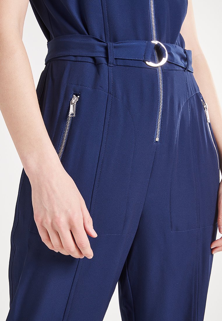 DKNY