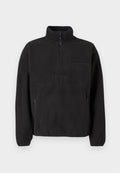 Schwarzer Fleece-Pullover mit hohem Kragen, halbem Reißverschluss und vorderer Reißverschlusstasche. Verfügt über eine strukturierte Stoffoberfläche und ein geprägtes Logo.