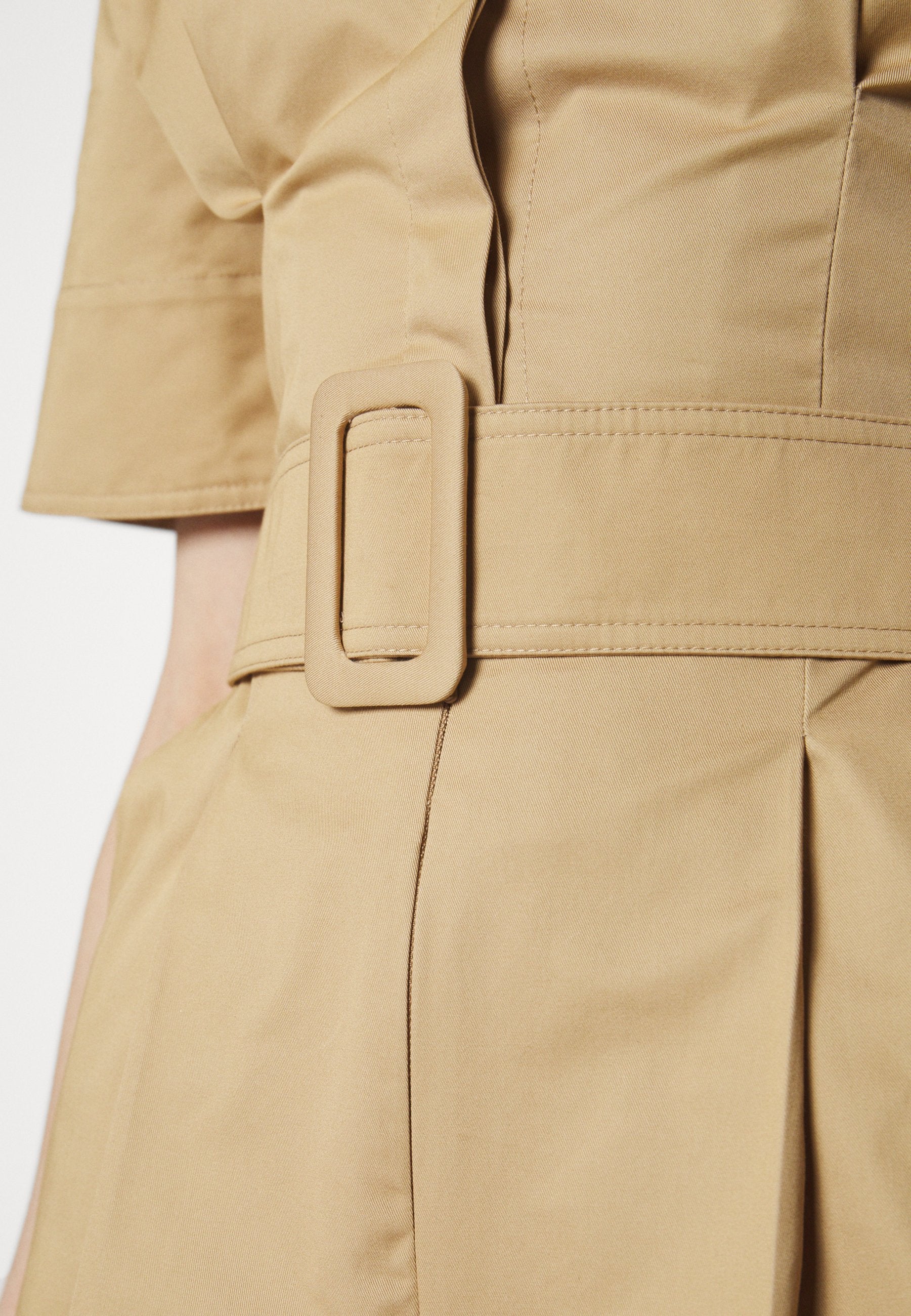 Materiel UTILITARIAN BELTED