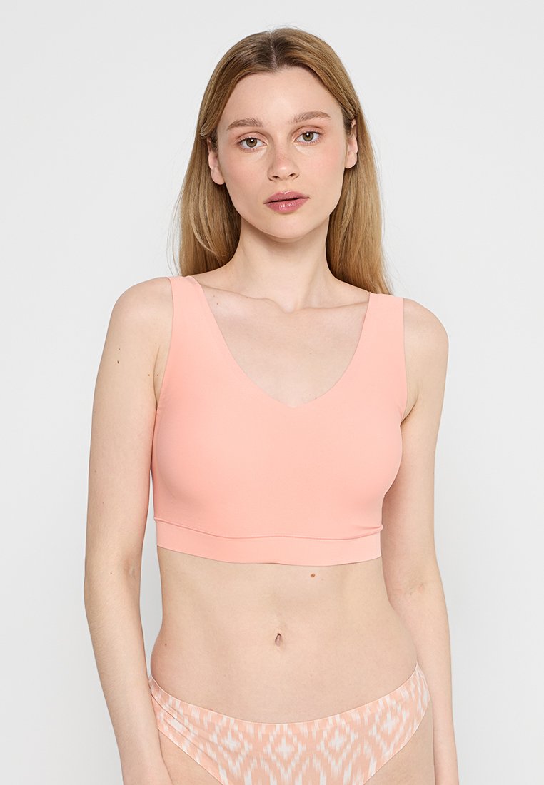 Chantelle Bustier Media 1