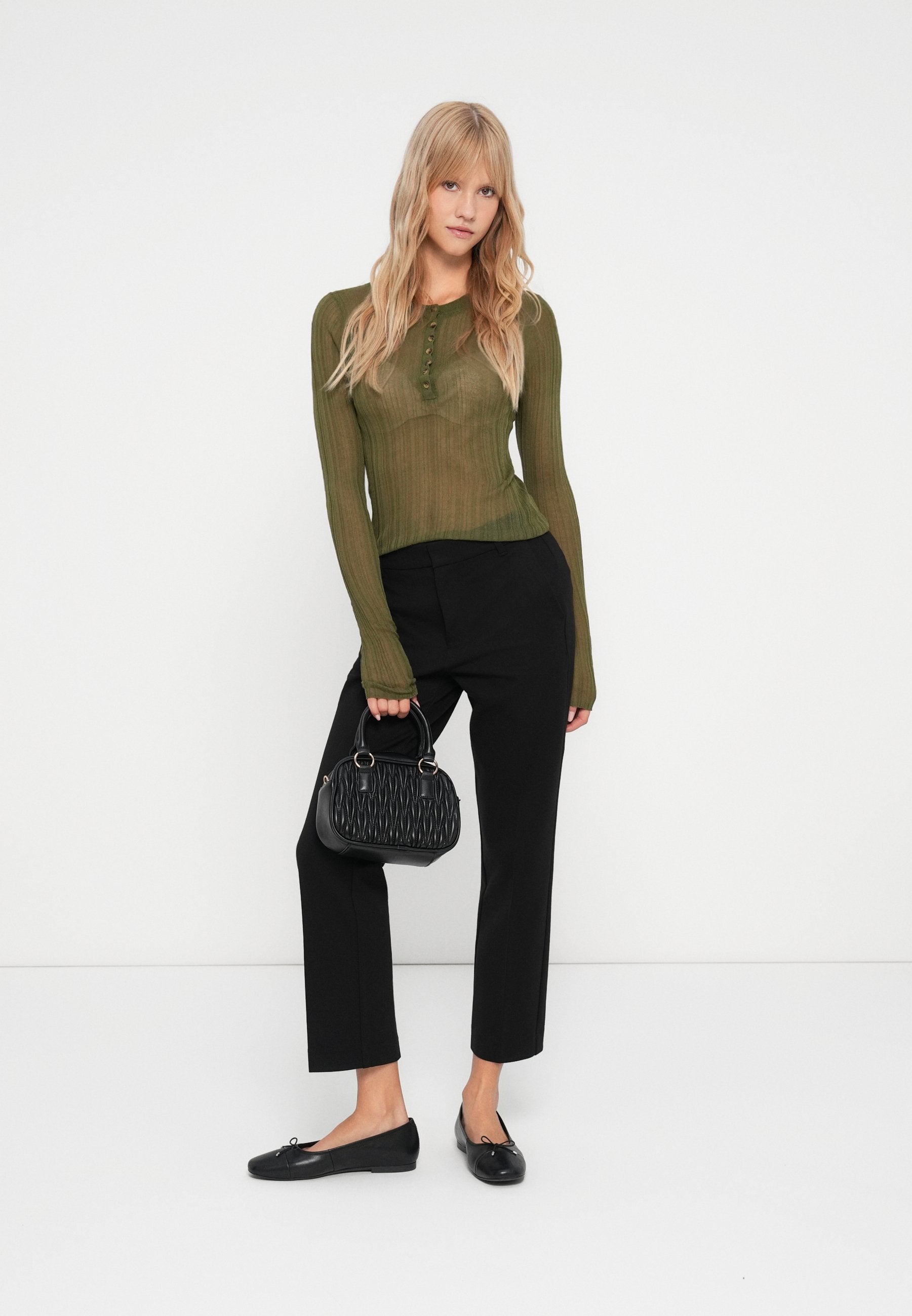 GAP HENLEY
