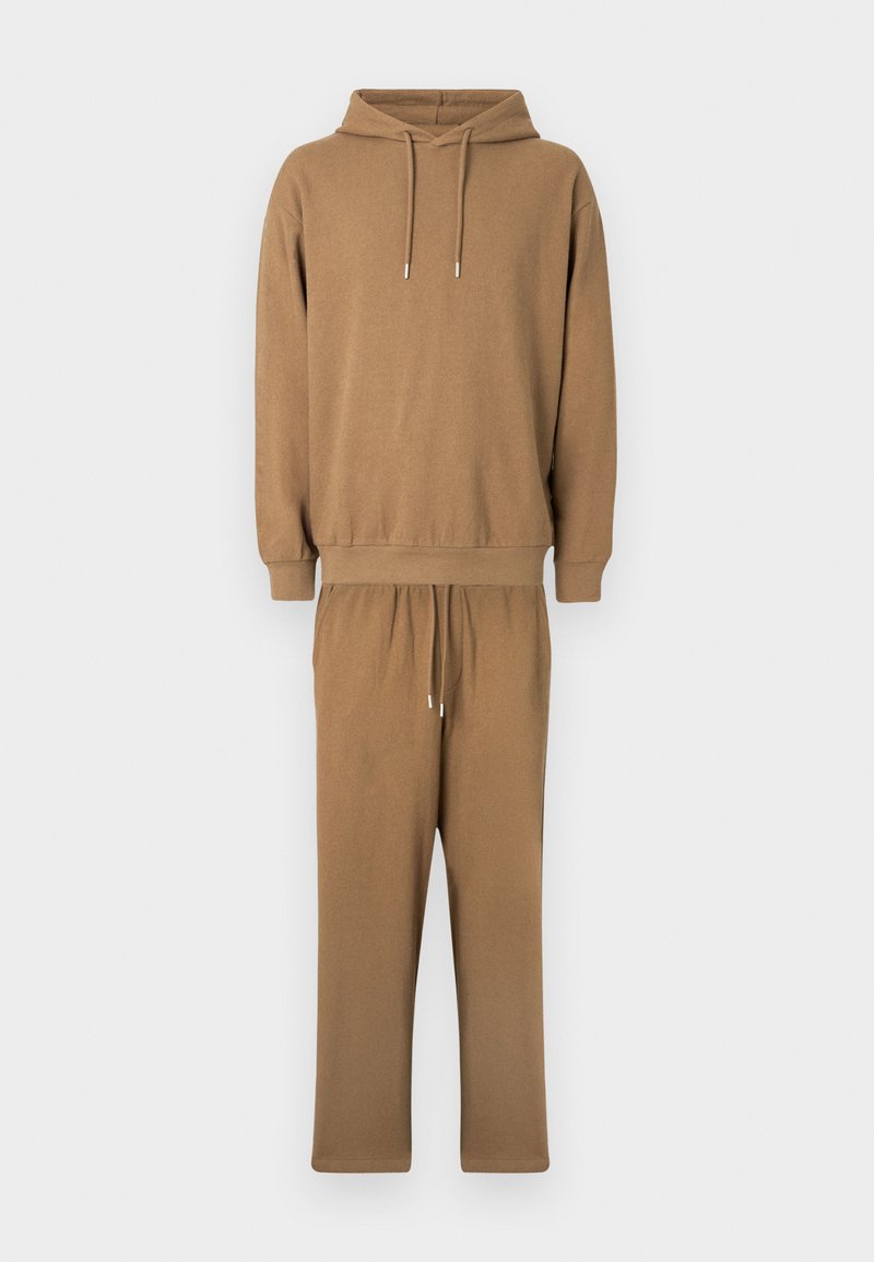 UNISEX RELAXED FIT TRACKSUIT Media 1