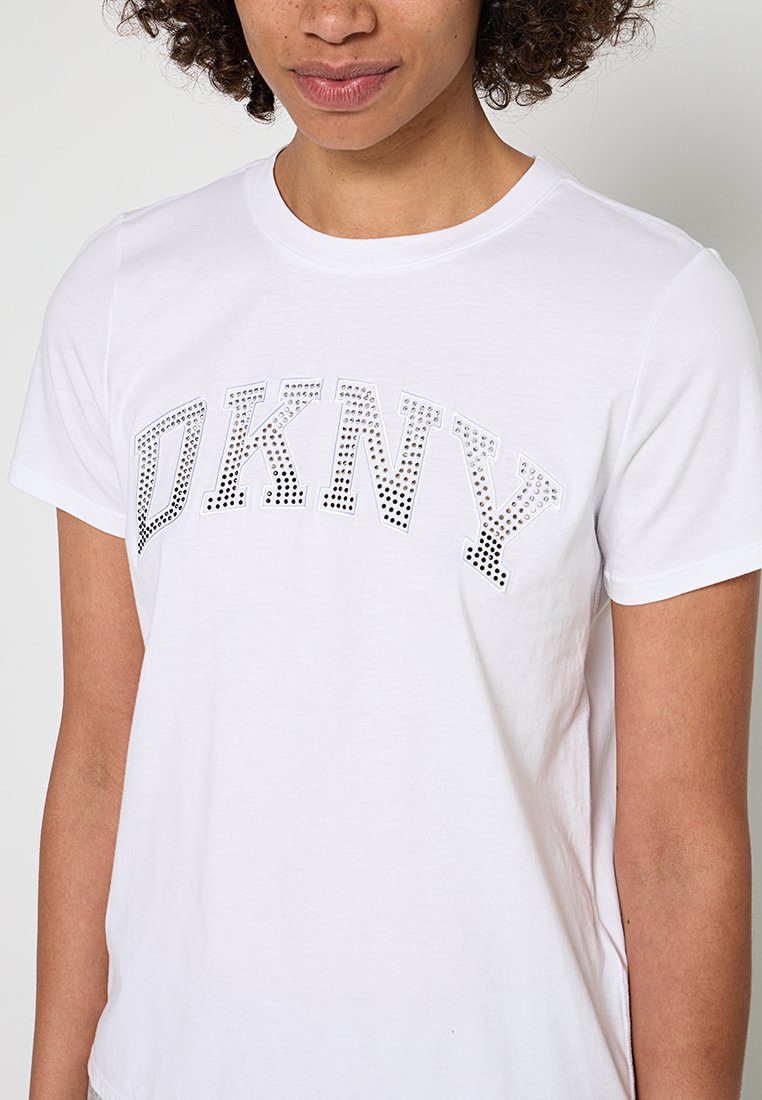 DKNY Sport